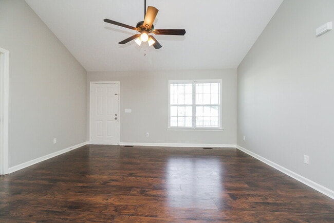 Foto del edificio - 2055 Gardendale Dr