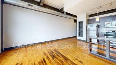 Building Photo - 101 E 6th St