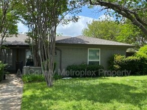 Building Photo - 801 Irwin Dr