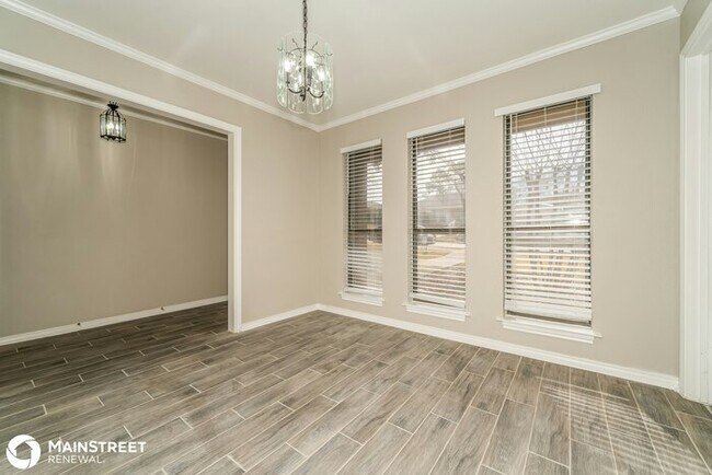 Building Photo - 1615 St James Dr
