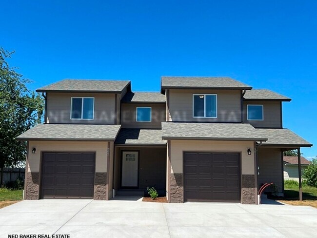 Foto del edificio - 391-393 Clover St