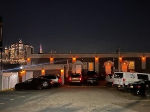 Building Photo - 812 Palisade Ave