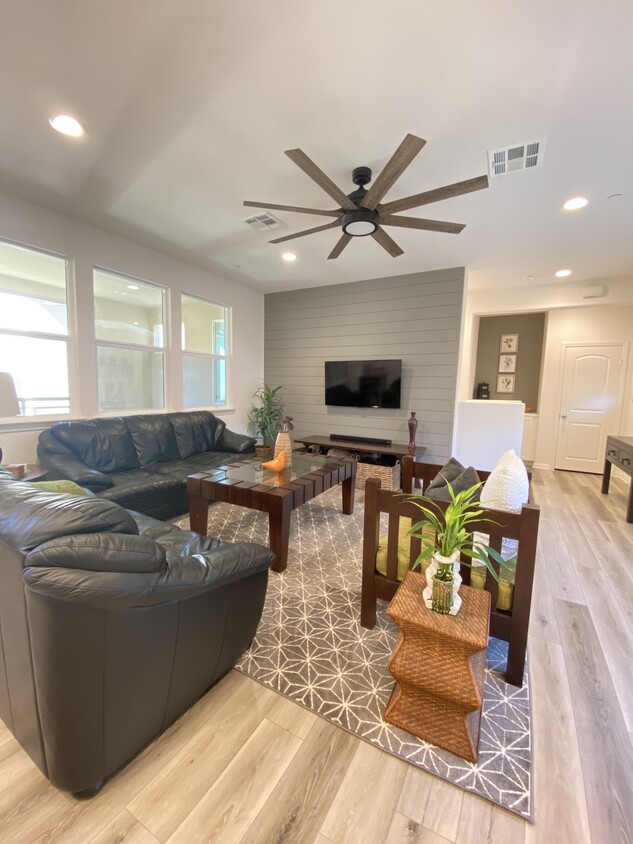 Family Room - 10567 Cannon Dr