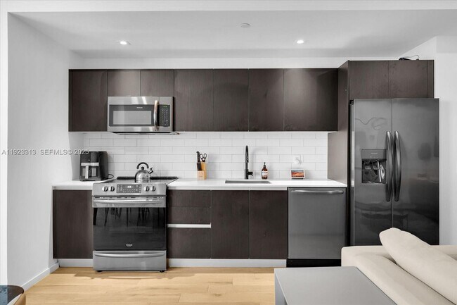 Foto del edificio - 398 NE 5th St