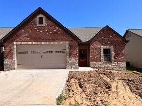 Building Photo - 313 Deerfield Dr