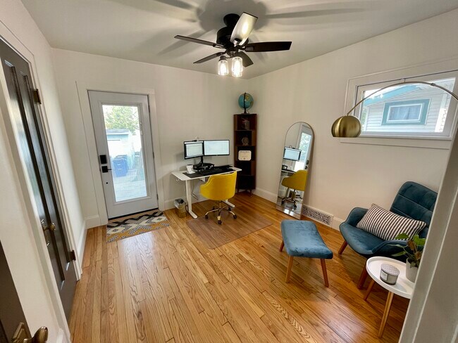 Foto del edificio - 3888 W 157th St