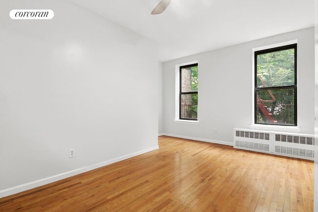 Building Photo - 964 Greene Ave
