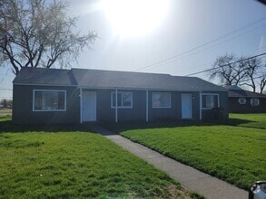 Building Photo - 916-918 Lowry St