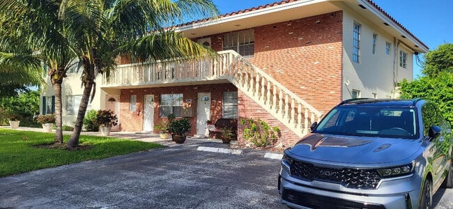 Building Photo - 5240 NE 14th Way