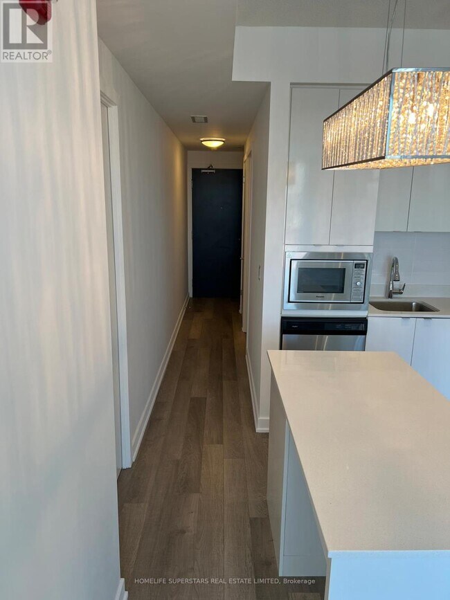 Photo du bâtiment - 5230-5230 Dundas St