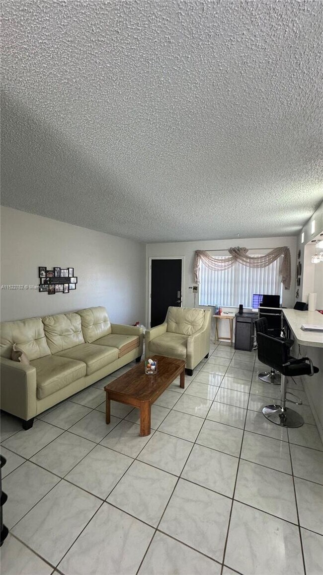 Foto del edificio - 160 NE 203rd Terrace