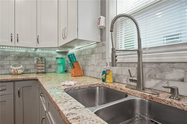 Foto del edificio - 1547 Willowbrook Dr SW