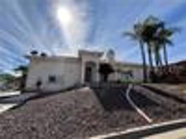 Building Photo - Charming Canyon Lake Home