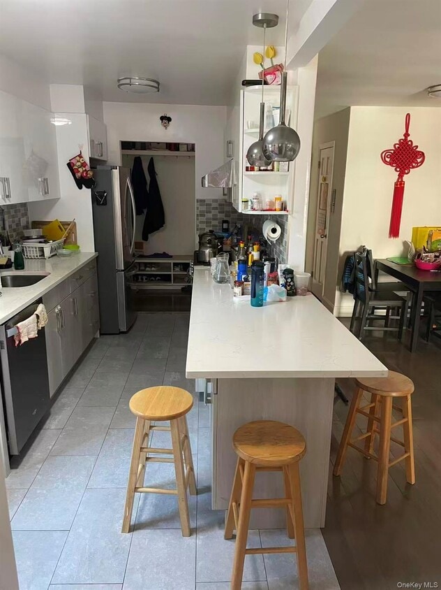 Primary Photo - 137-40 45th Ave