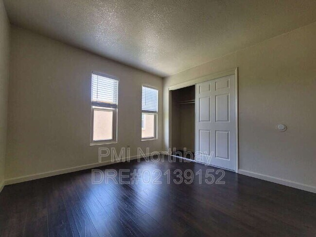 Building Photo - 1206 Dana Dr