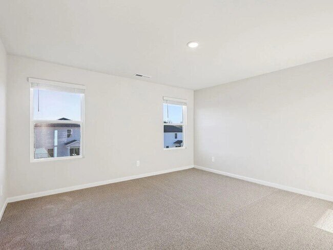 Building Photo - 1024 Saint Lawrence-Amit