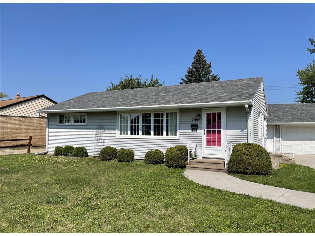 Primary Photo - 209 N Inner Dr