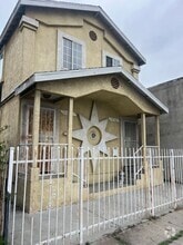 Building Photo - 8940 S Western Ave