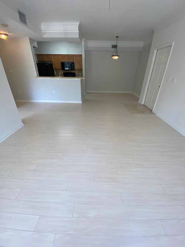 Building Photo - 9111 Myrtlewood Cir W