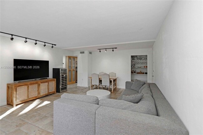 Foto del edificio - 9394 SW 77th Ave