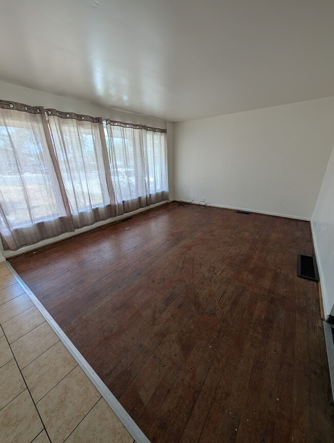 Building Photo - 504 W 100 N