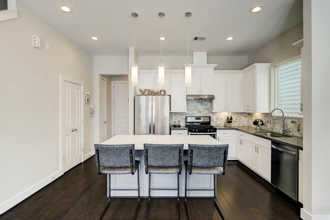 Foto del edificio - 4202 Gillespie St