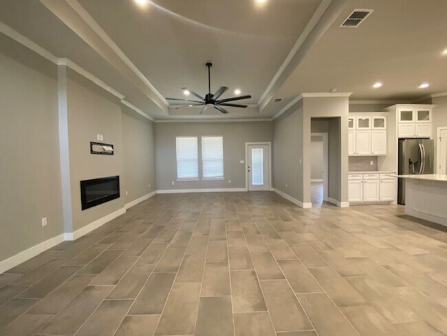 Building Photo - 3806 Negin Dr