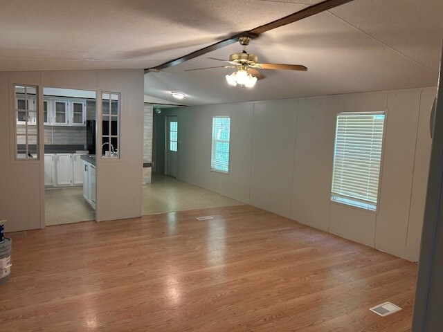 Foto del edificio - 6218 Daniels Fork Rd