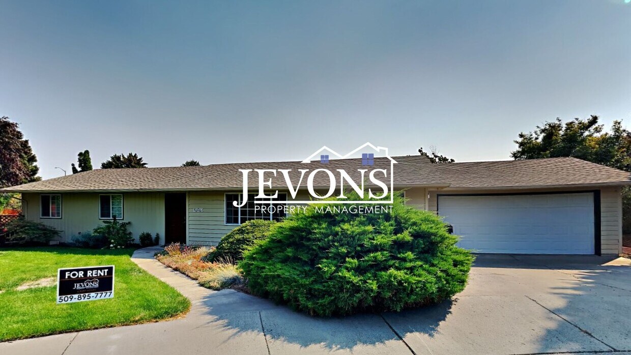Foto principal - 3-bedroom single-family home near Randall ...