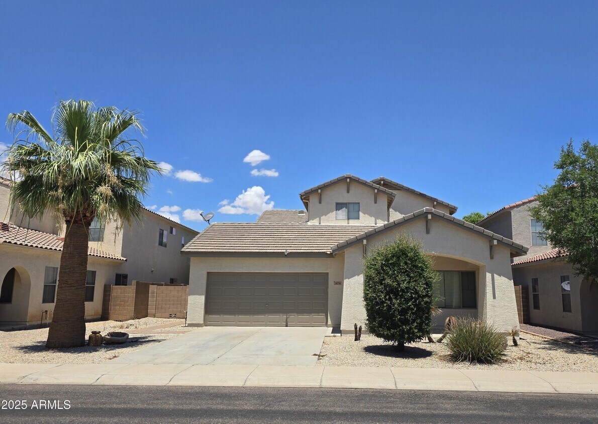 Foto principal - 16036 W Custer Ln