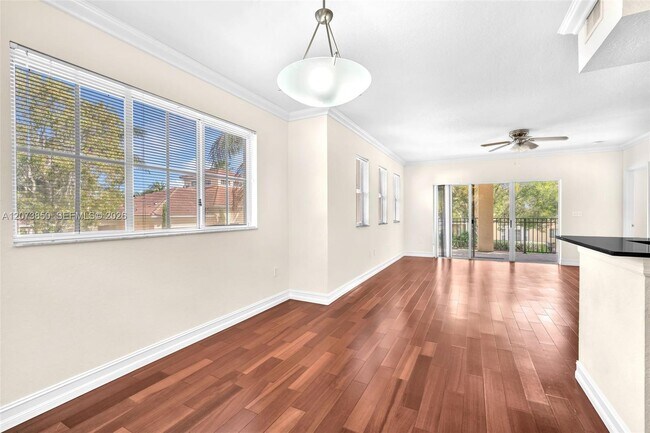 Foto del edificio - 2532 Centergate Dr