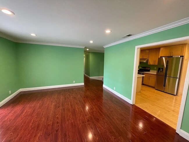 Building Photo - 4139 Linwood Dr