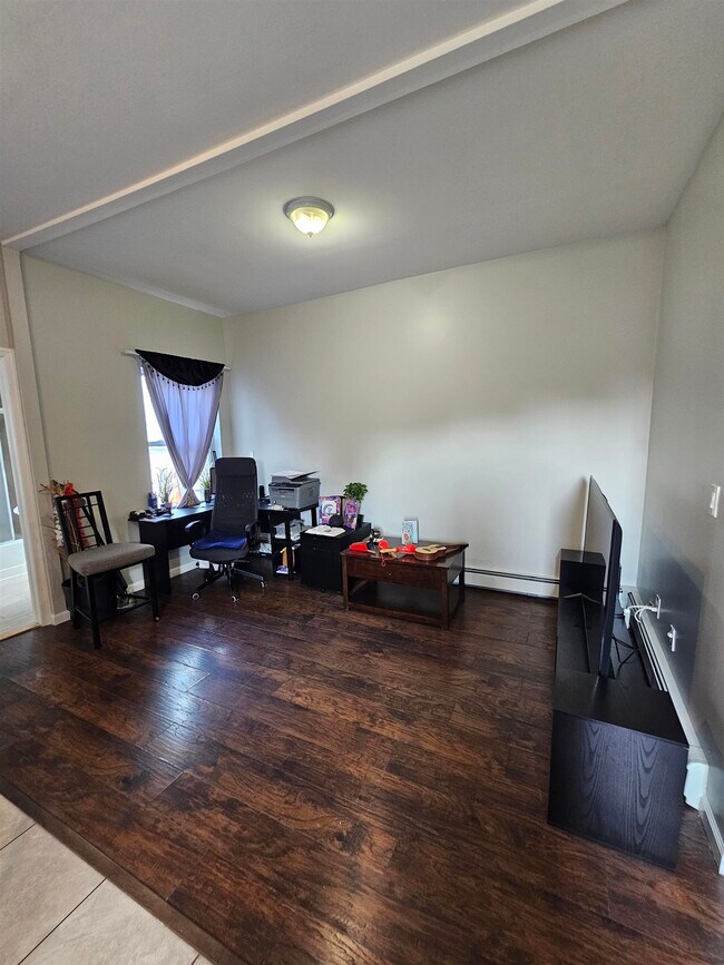 Foto del edificio - 218 Hopkins Ave