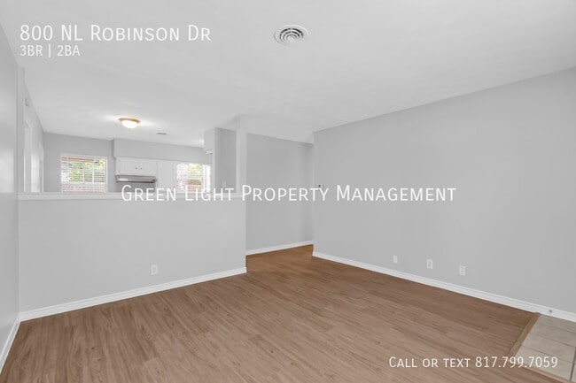 Building Photo - 800 N L Robinson Dr