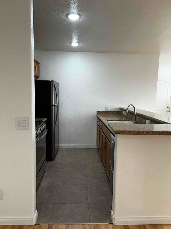 Building Photo - 9132 Mendiburu Rd