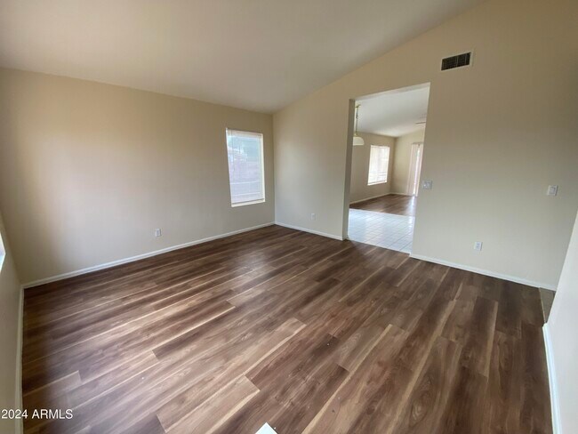 Foto del edificio - 10849 W Monterosa St