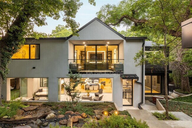 Foto del edificio - 4280 Shorecrest Dr