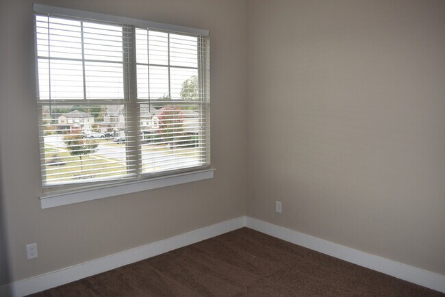 Building Photo - Awesome Calera, AL Home!