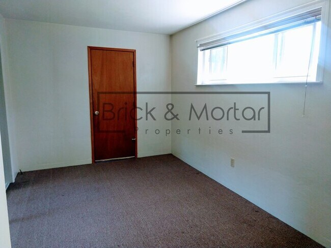 Building Photo - Adorable 1 bedroom apartment Westside Carson