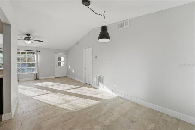 Foto del edificio - 1037 Chambord Ct