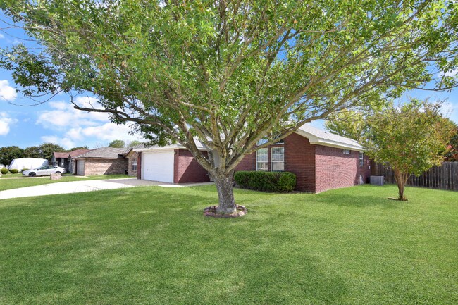 Foto del edificio - 3408 Trey Ln