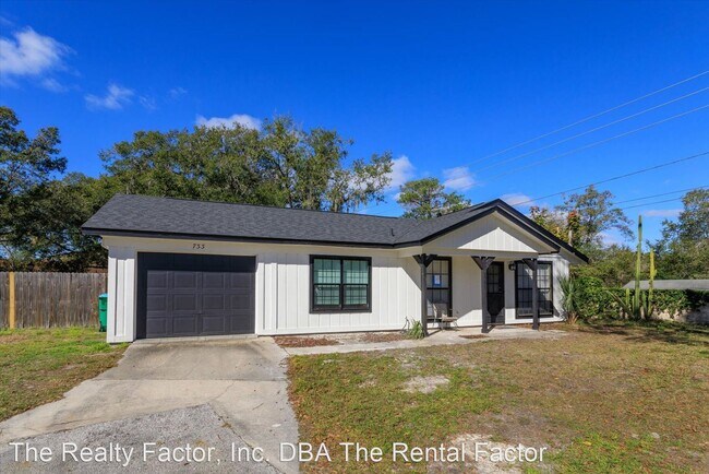 Foto del edificio - 3 br, 2 bath House - 733 Woodhaven Drive