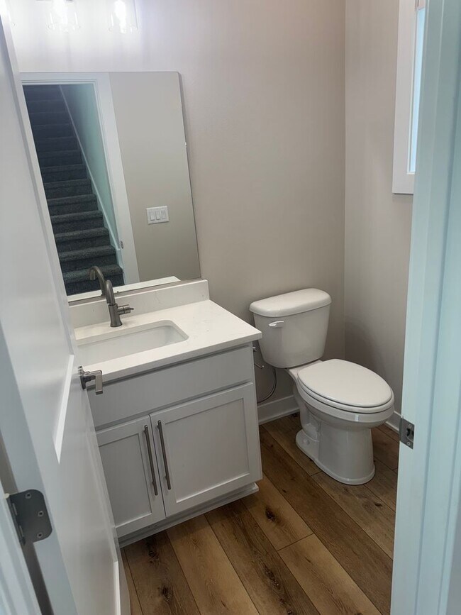 Building Photo - New 4 Bedroom | 2.5 Bath | Scenic Views | ...
