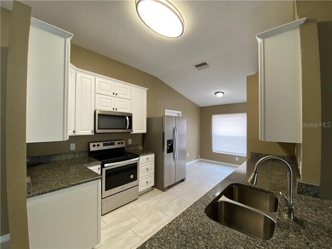 Building Photo - 13023 Early Run Ln