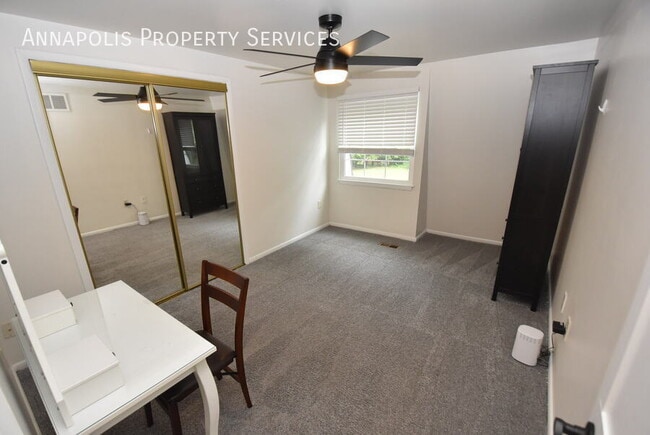 Building Photo - 813 Oak Grove Cir