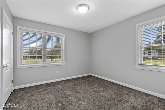 Building Photo - Beautiful 3 bedrooms 2 bathrooms in Benton