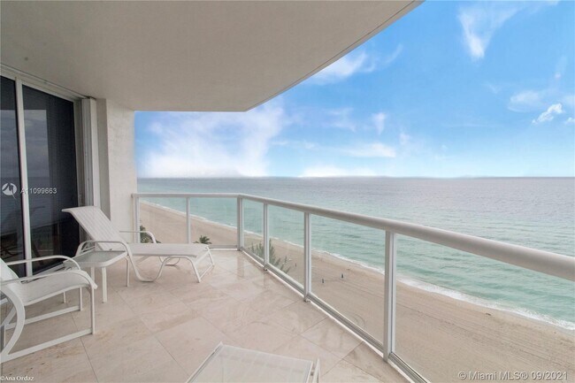 Foto del edificio - 18671 Collins Ave