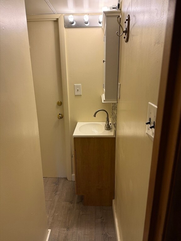 Foto del edificio - 221 Pond St