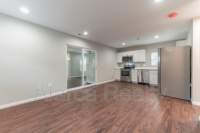 Building Photo - 7461 Elwood Dr