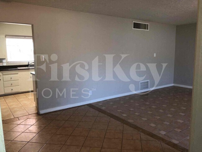 Foto del edificio - 1634 W Indian School Rd